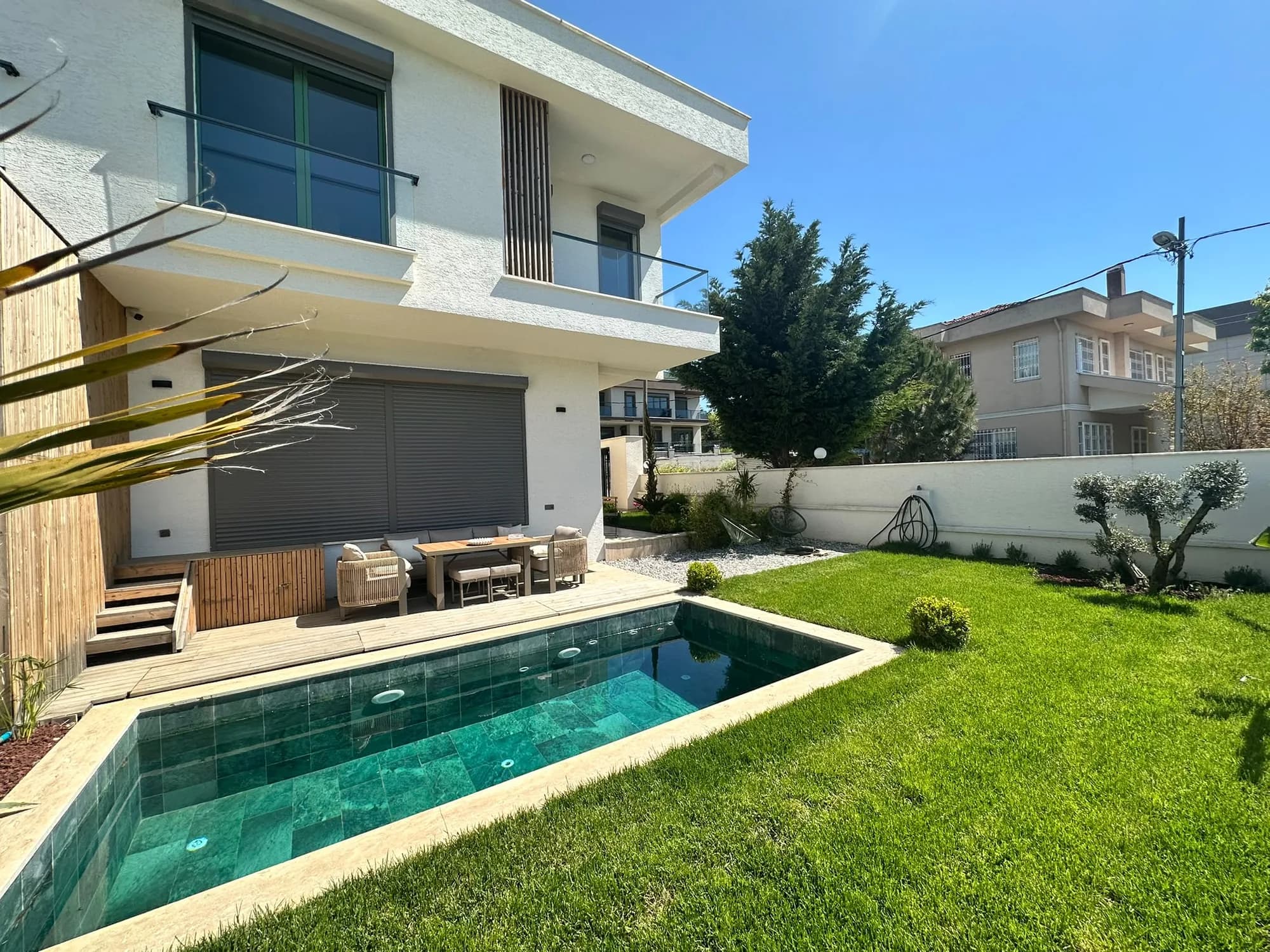 Villa Dia, havuzlu ve peyzajlı ikiz villa